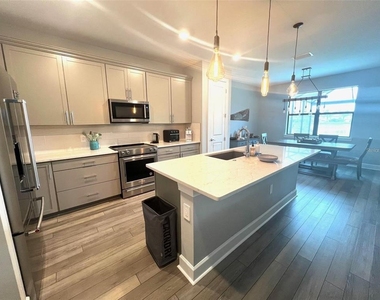 6236 Baywood Court - Photo Thumbnail 7