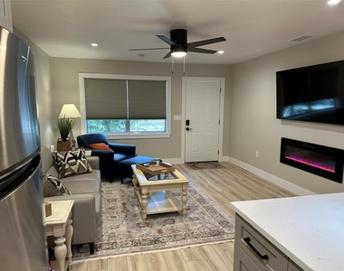 306 19th St. East - Photo Thumbnail 2