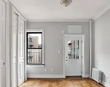 697 Tenth Avenue - Photo Thumbnail 3