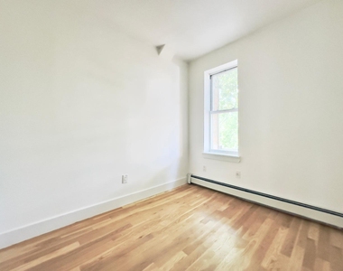 Madison Street , Evergreen Ave - Photo Thumbnail 4