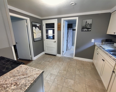 51 Allen Street - Photo Thumbnail 1