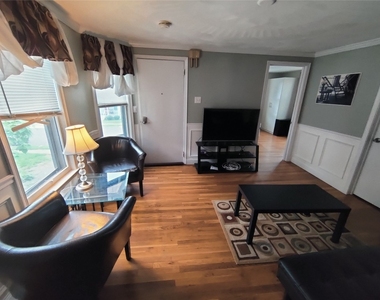 51 Allen Street - Photo Thumbnail 2