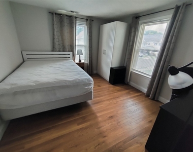 51 Allen Street - Photo Thumbnail 3