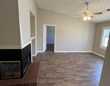 138 Crystal Brook - Photo Thumbnail 3