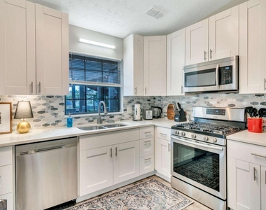 3605 Creek Mill Drive Nw - Photo Thumbnail 5