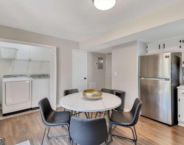 4521 Coopers Creek Circle Se - Photo Thumbnail 7