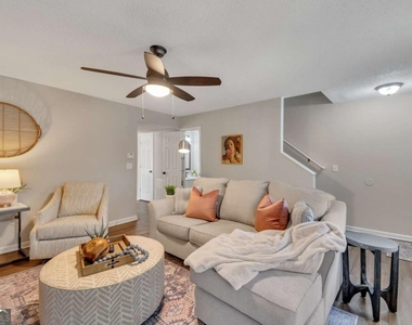 4521 Coopers Creek Circle Se - Photo Thumbnail 3