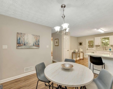 4375 Coopers Creek Drive Se - Photo Thumbnail 5