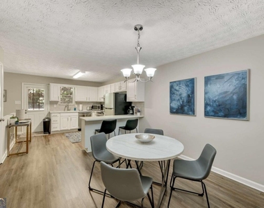 4375 Coopers Creek Drive Se - Photo Thumbnail 4