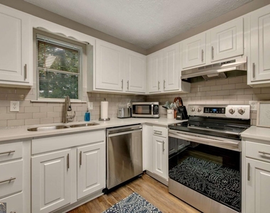 4375 Coopers Creek Drive Se - Photo Thumbnail 15