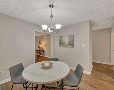 4375 Coopers Creek Drive Se - Photo Thumbnail 7