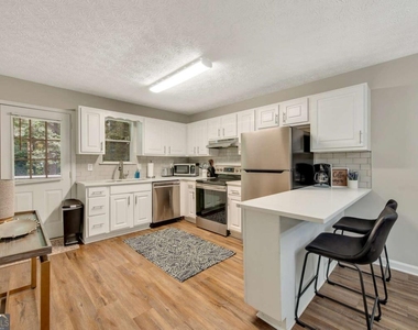 4375 Coopers Creek Drive Se - Photo Thumbnail 8