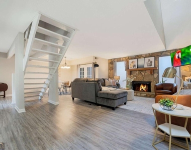 280 Pam Lane Sw - Photo Thumbnail 4