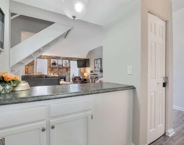 280 Pam Lane Sw - Photo Thumbnail 1
