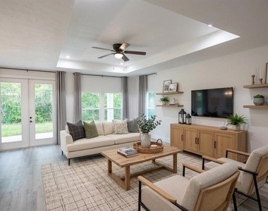 4102 Nw 26th Drive - Photo Thumbnail 3