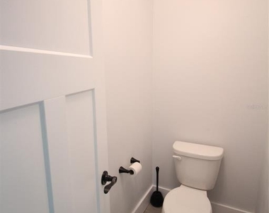 4102 Nw 26th Drive - Photo Thumbnail 13