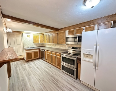 2422 Main St - Photo Thumbnail 4