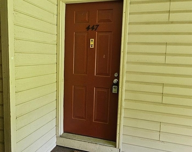 447 Lancaster Court - Photo Thumbnail 2
