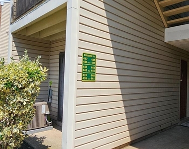 447 Lancaster Court - Photo Thumbnail 1