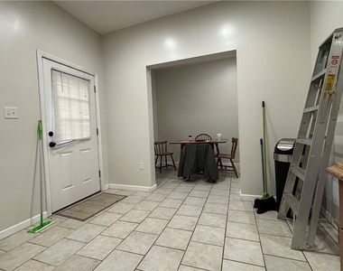 214 3rd St - Photo Thumbnail 4