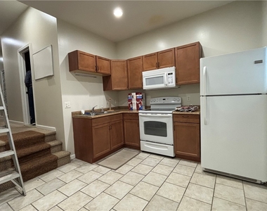 214 3rd St - Photo Thumbnail 3