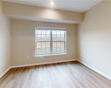 200 Mulcahy Boulevard - Photo Thumbnail 5