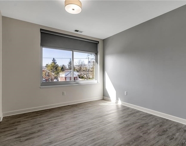 5712 Main Street - Photo Thumbnail 9