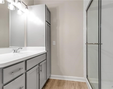 5712 Main Street - Photo Thumbnail 11