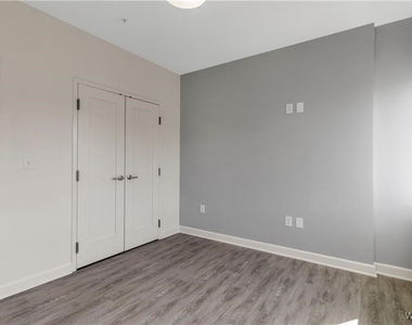 5712 Main Street - Photo Thumbnail 14