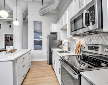 628 Ellicott Street - Photo Thumbnail 2