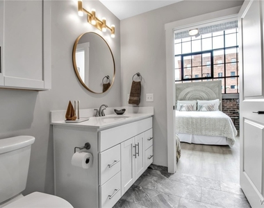 628 Ellicott Street - Photo Thumbnail 7