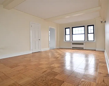 95 Christopher Street - Photo Thumbnail 4