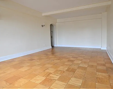 95 Christopher Street - Photo Thumbnail 6