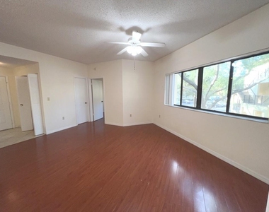 2445 Sw 18th Ter - Photo Thumbnail 2