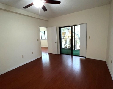 2445 Sw 18th Ter - Photo Thumbnail 4