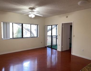 2445 Sw 18th Ter - Photo Thumbnail 3