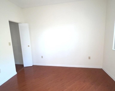 2445 Sw 18th Ter - Photo Thumbnail 6