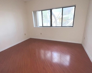 2445 Sw 18th Ter - Photo Thumbnail 7