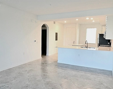 43060 Greenway Boulevard - Photo Thumbnail 4