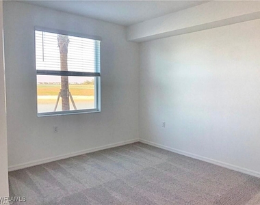 43060 Greenway Boulevard - Photo Thumbnail 6