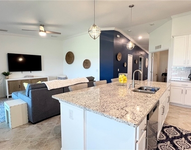 43031 Greenway Boulevard - Photo Thumbnail 6