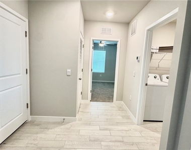 17710 Shade Tree Loop - Photo Thumbnail 15