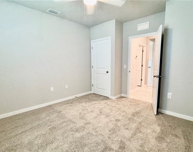 17710 Shade Tree Loop - Photo Thumbnail 20
