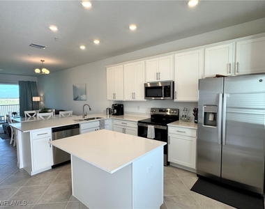 15275 Green Acres Avenue - Photo Thumbnail 5