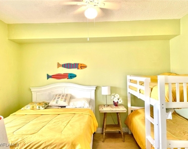 1044 Woodshire Lane - Photo Thumbnail 8