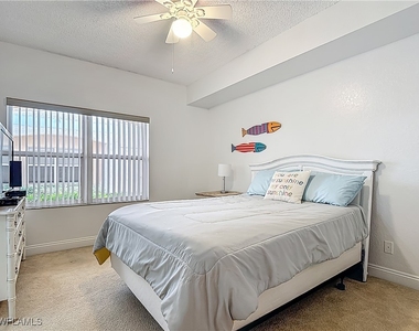 1044 Woodshire Lane - Photo Thumbnail 13