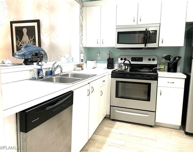 1044 Woodshire Lane - Photo Thumbnail 5