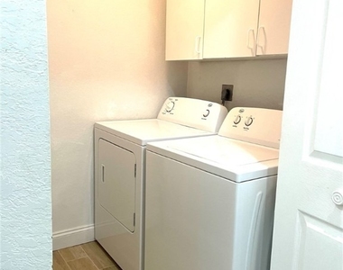 1044 Woodshire Lane - Photo Thumbnail 10