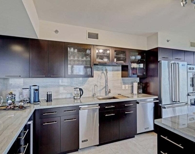 5380 N Ocean Drive - Photo Thumbnail 8