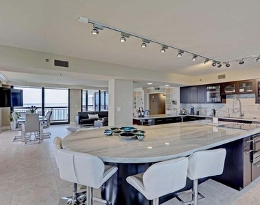 5380 N Ocean Drive - Photo Thumbnail 7